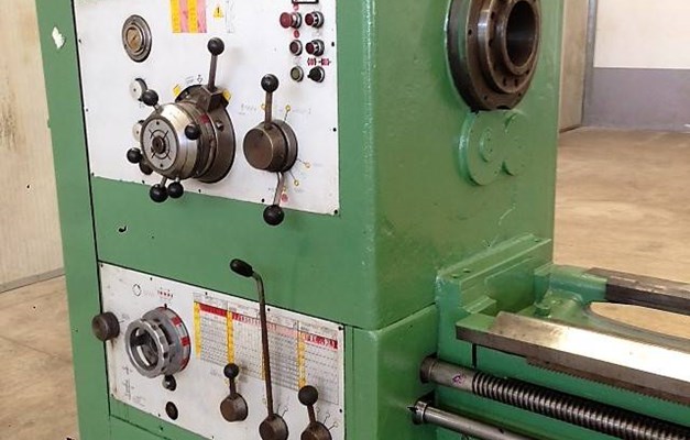 Tornio tradizionale MERLI CLOVIS 50 - 650 x 4000 foro 155 mm 